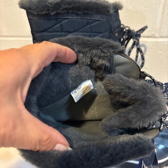 JBU by Jambu waterproof insulated boots black faux fur lined
Lace ups - Picture 5 of 12